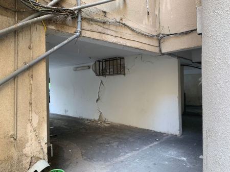 حولون : إخلاء عماره سكنيه من السكان خوفا من انهيارها.